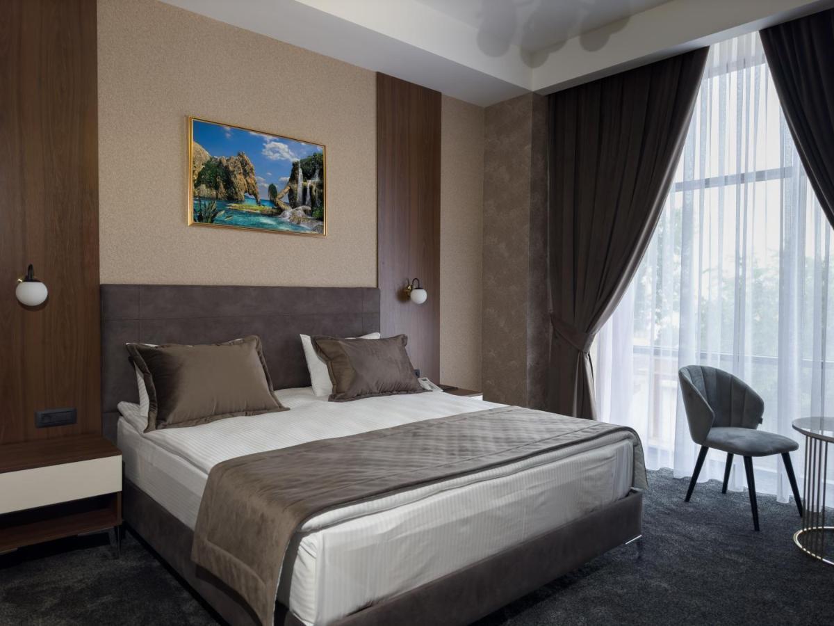 Leon Hotel Spa غانيا المظهر الخارجي الصورة