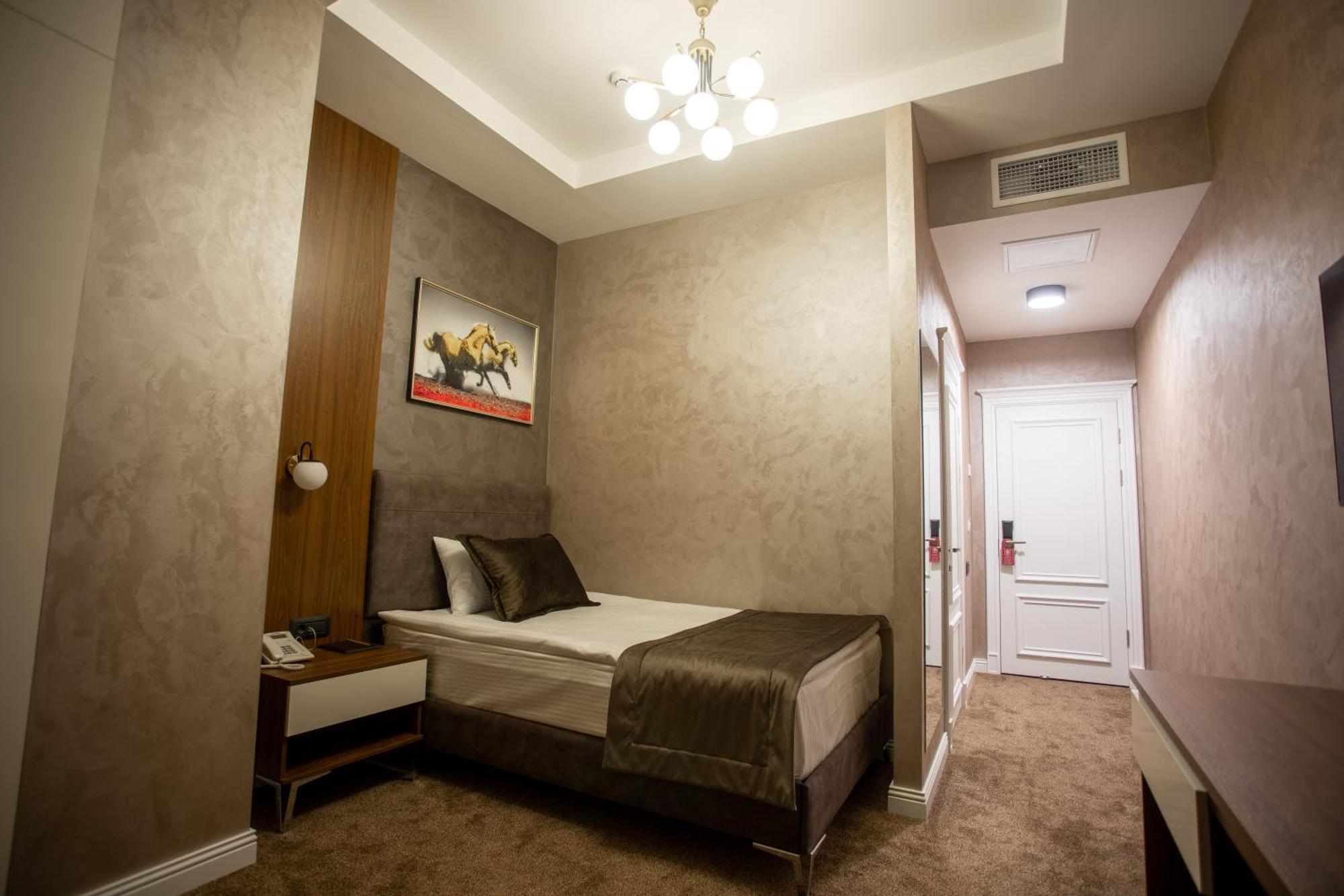 Leon Hotel Spa غانيا المظهر الخارجي الصورة