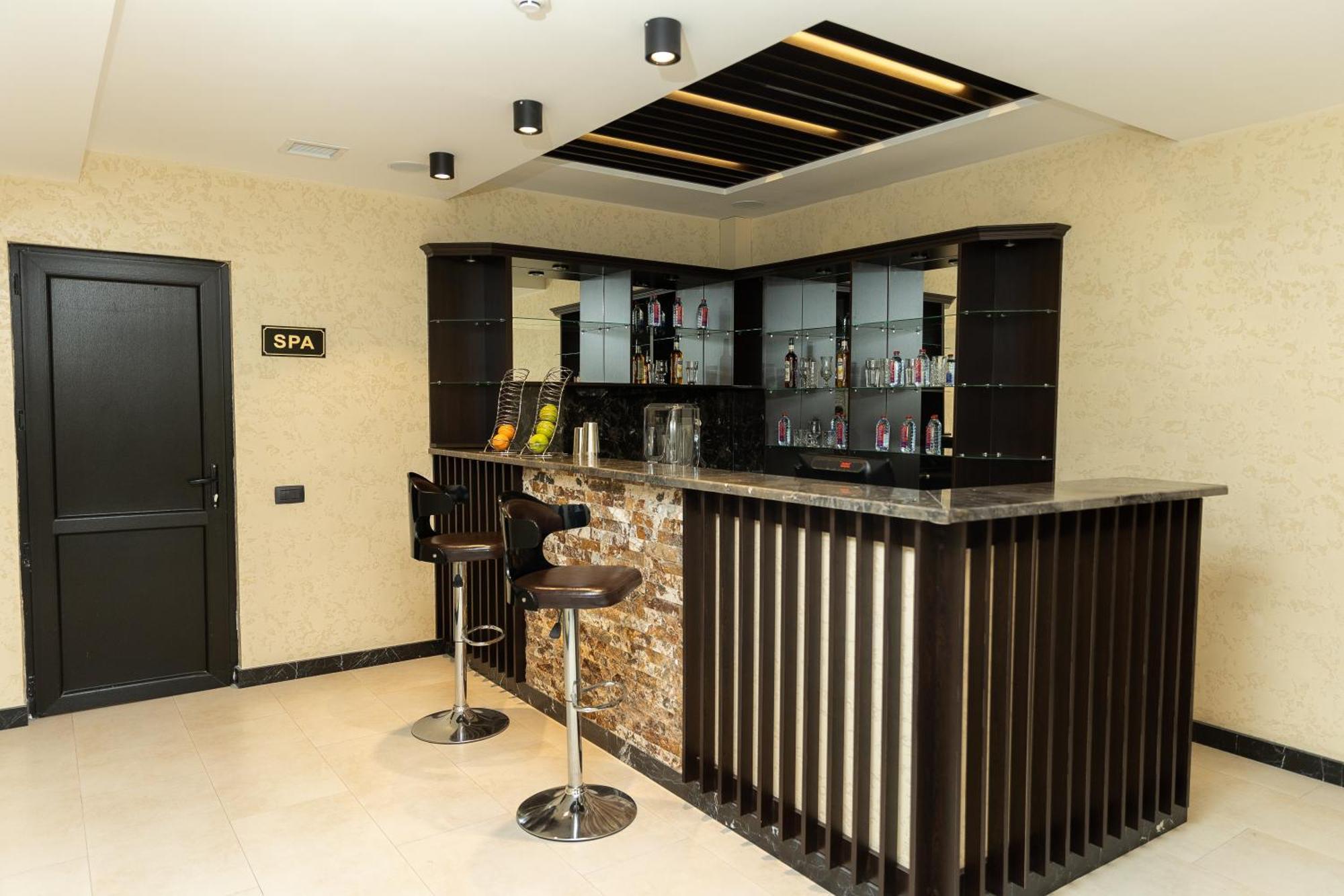 Leon Hotel Spa غانيا المظهر الخارجي الصورة